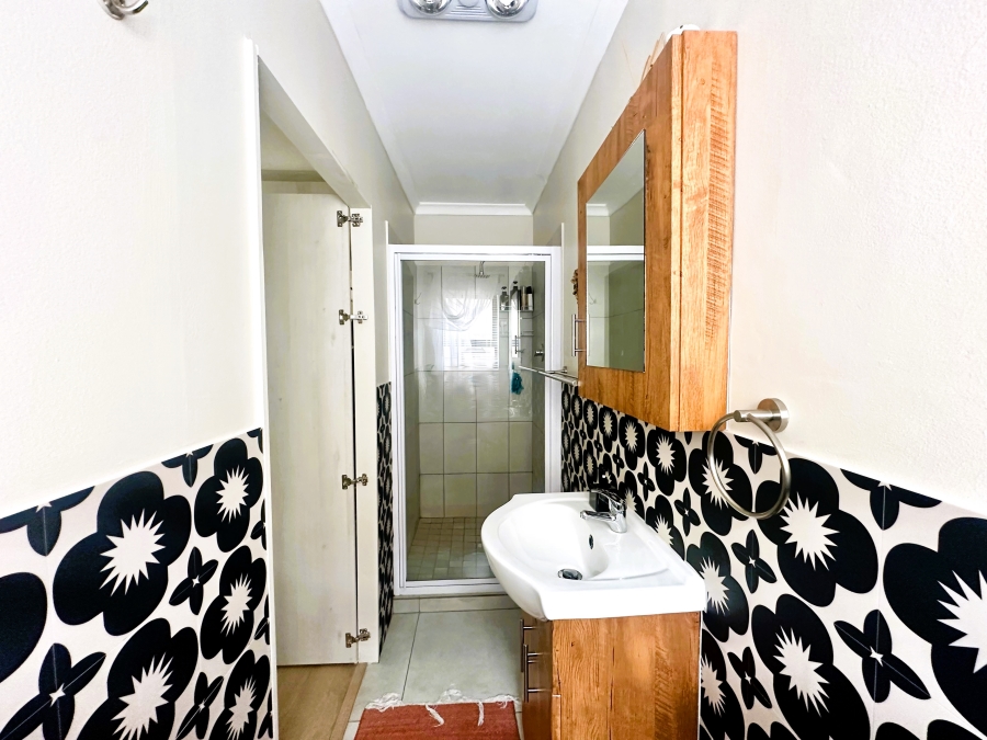 To Let 3 Bedroom Property for Rent in Riebeek West Western Cape
